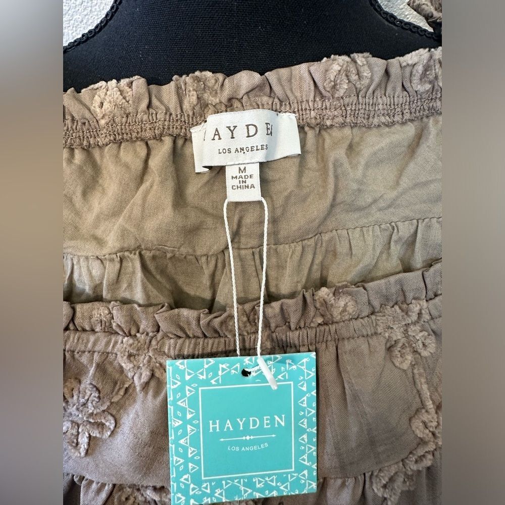 NWT** HAYDEN LA brushed floral puff sleeve top in taupe Size M - Picture 6 of 14